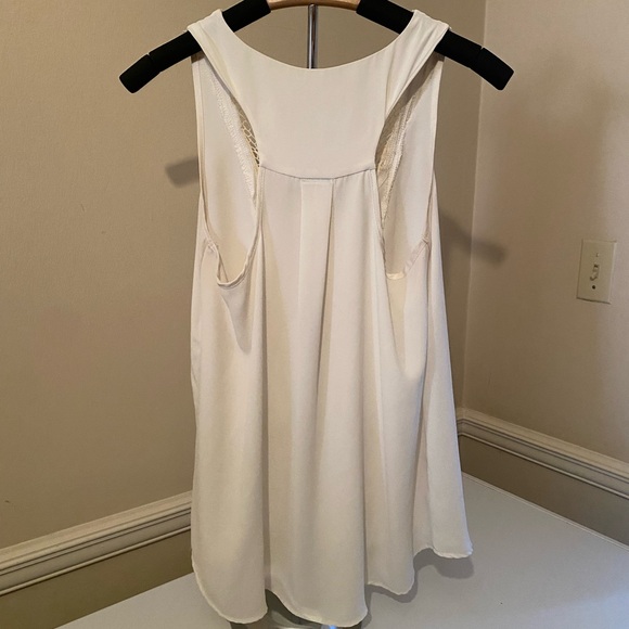 Innovation Cream Lace Detail Flowy Racerback - Picture 2 of 2